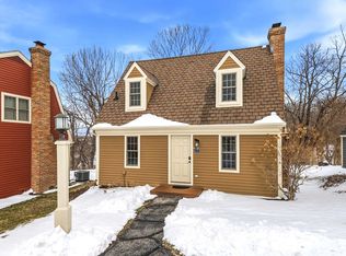 7 Settler Ln, Galena, IL