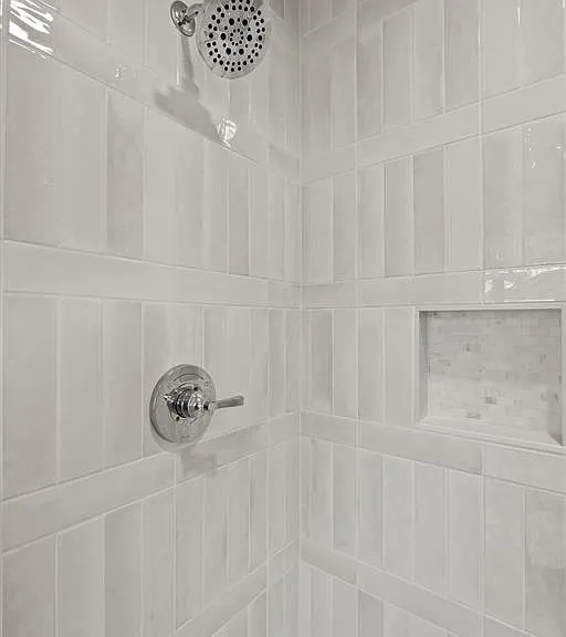 1049 Chapin Ave — Photo 25