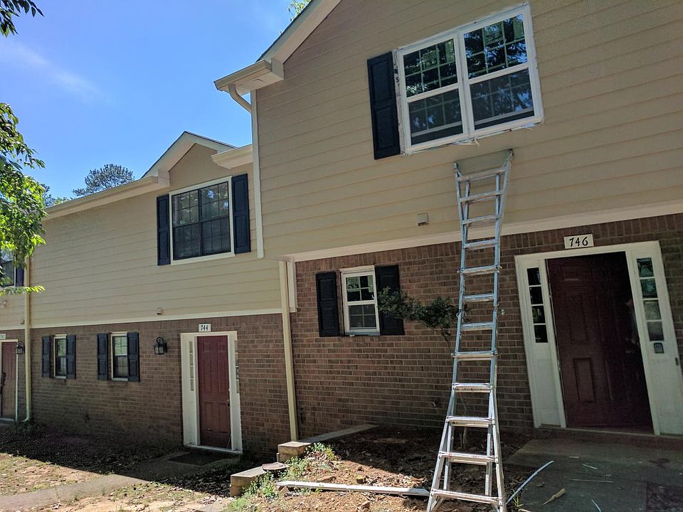 Windows being replaced in unit