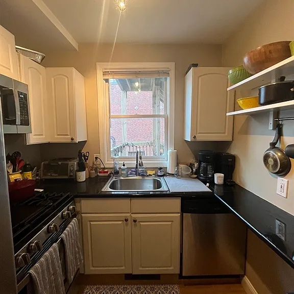 317 Silver St #2 — Photo 6