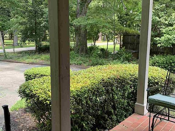 4th image of 305-307 Harmon Ct