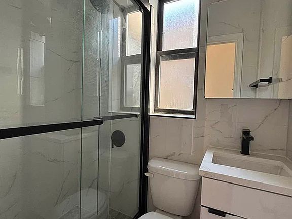 3rd image of 351 5th Ave APT 8