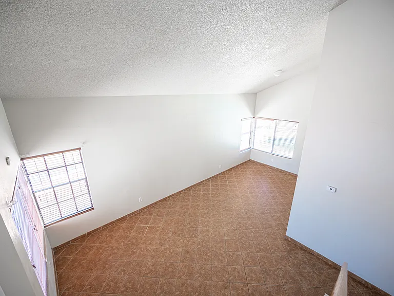 7660 Kalmalii Ave — Photo 19