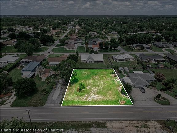 2nd image of 4218 Lakewood Rd