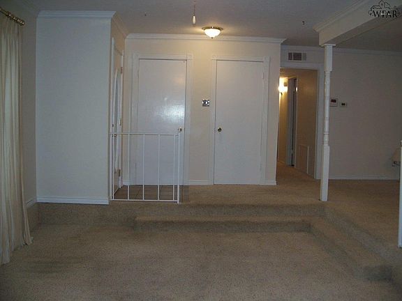 3rd image of 4658 Sierra Madre Dr