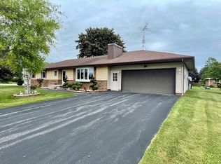 810 Mary Ave, Algoma, WI 54201