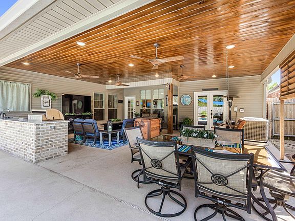 4th image of 41092 Garden Ct
