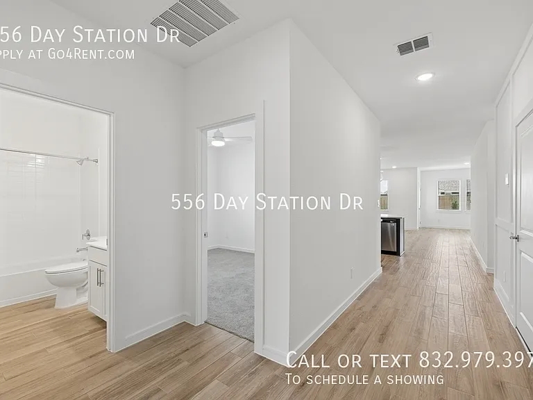 556 Day Station Dr — Photo 3