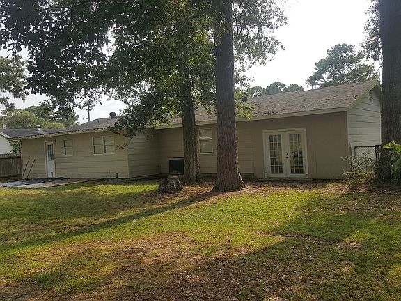 2nd image of 3000 Crockett St