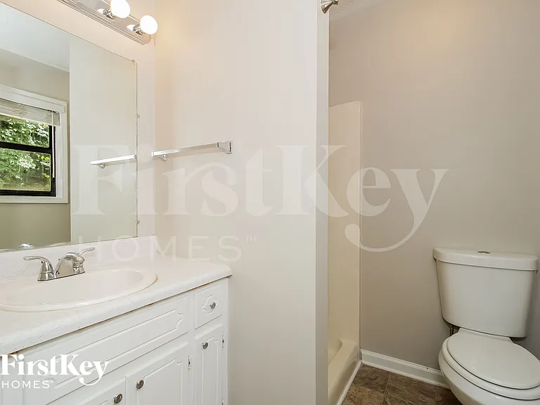 585 Kurtz Rd — Photo 14