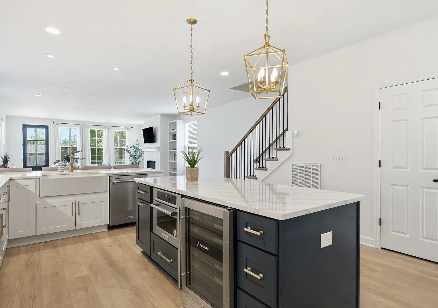 Luxurious house close to Farmers Market near Germantown — Photo 3