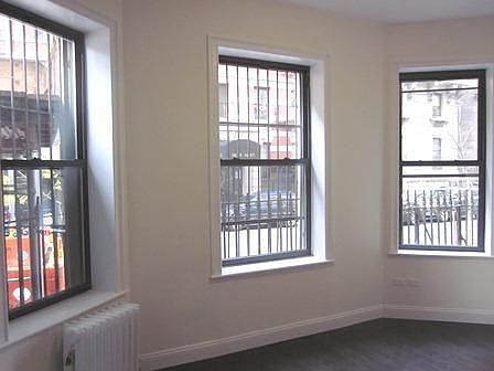 3rd image of 20 Saint Marks Pl APT 2