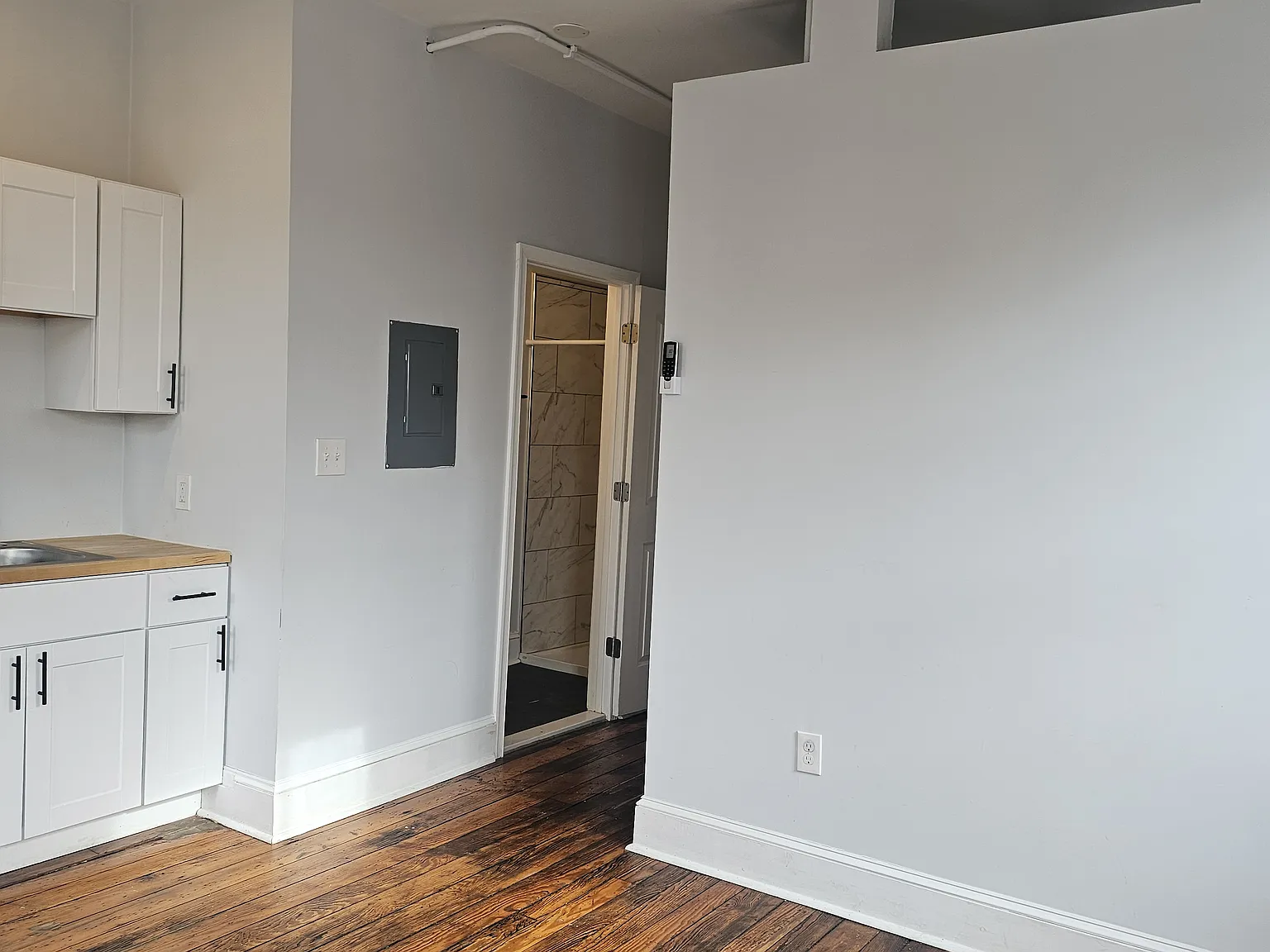 Studio, 850 sqft, $1,300 — Photo 3