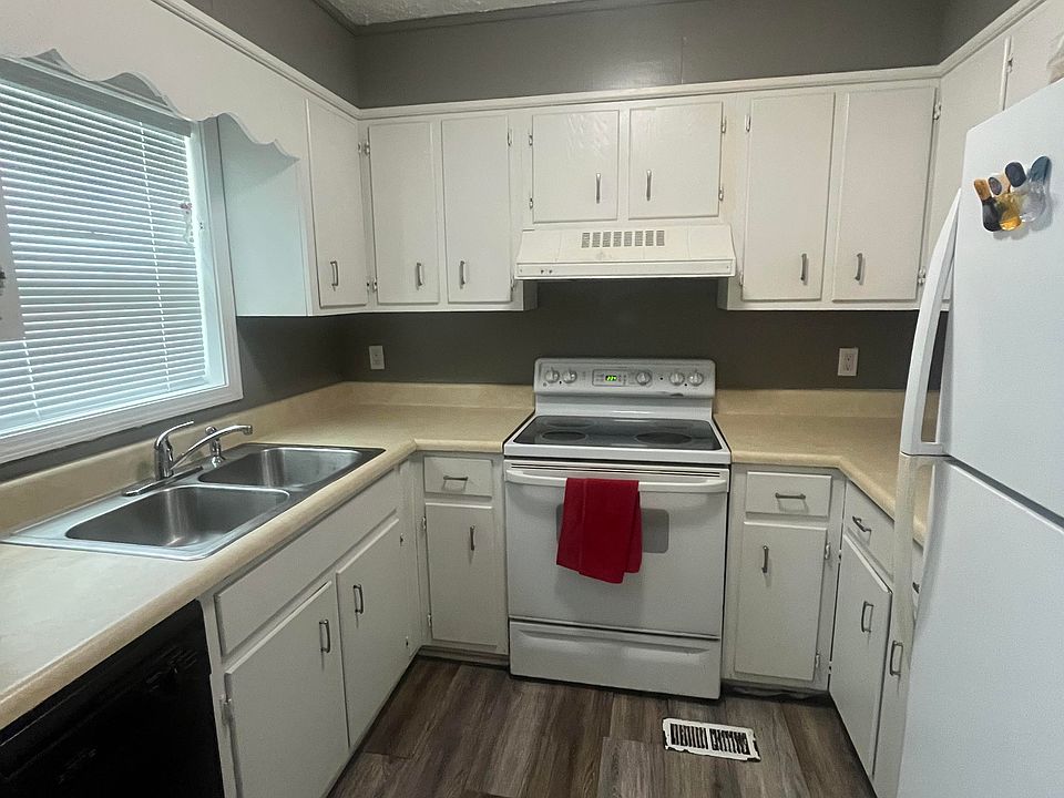 1st image of 134 Newtown Rd NE #1