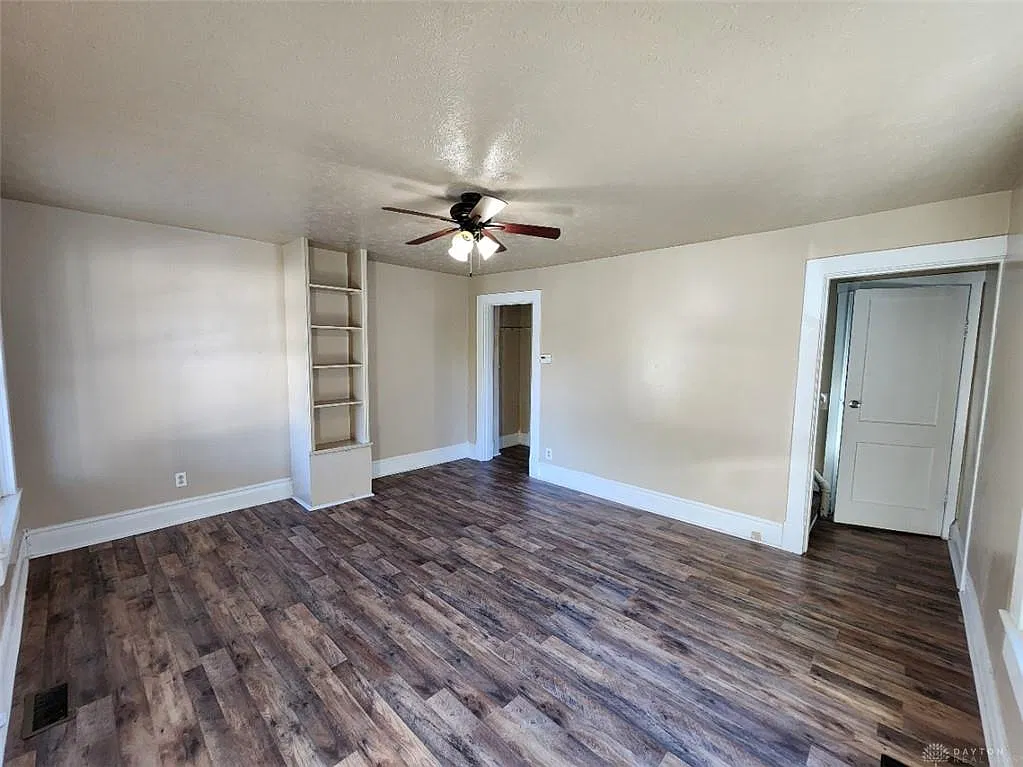 2 bed, 1.0 bath, 992 sqft, $950 — Photo 2