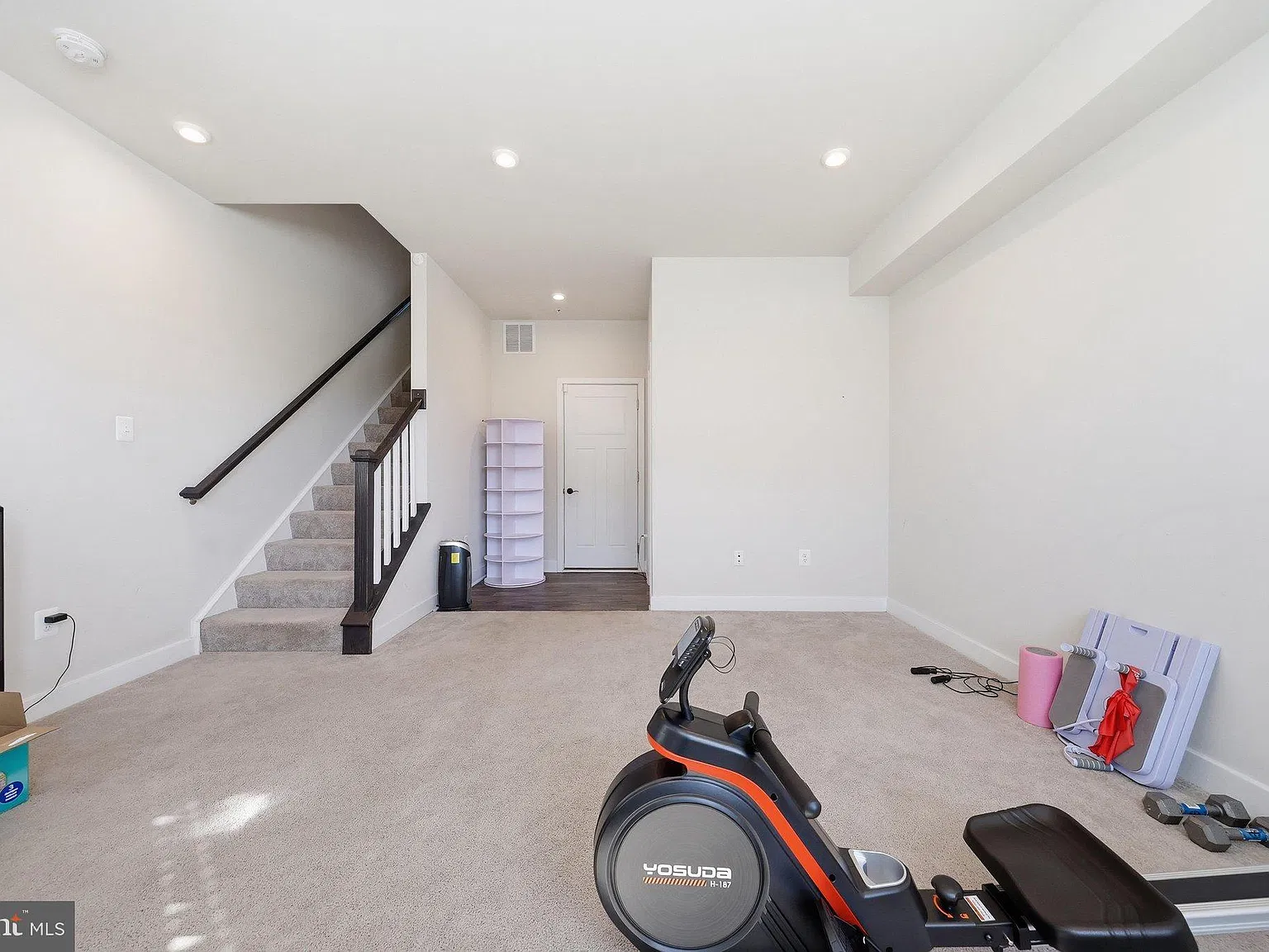 2 bed, 4.0 bath, 1600 sqft, $2,750 — Photo 2
