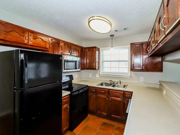 2786 Breezy Ridge Trl — Photo 9
