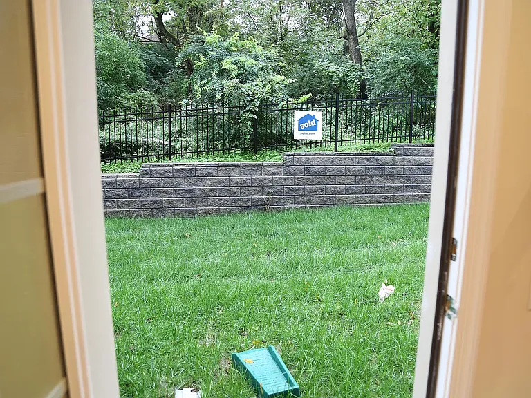 20 Maxwell Ln — Photo 19