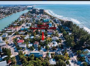41 84th Ave, Treasure Island, FL 33706