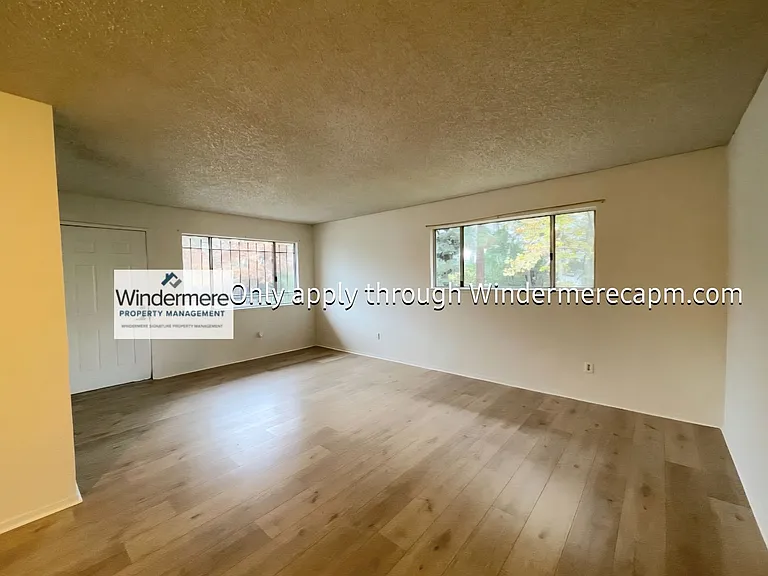 5600 Walerga Rd #4 — Photo 3