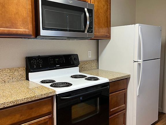 3rd image of 313 Cherry St