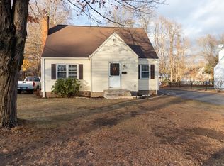 9 Circle Dr, Windsor Locks, CT 06096