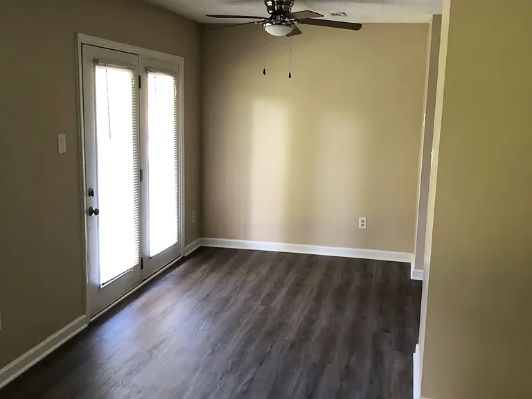 8904 Highbridge Dr — Photo 11