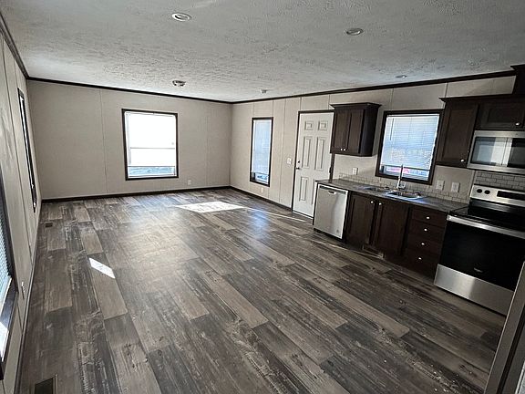 4th image of 673 Armstrong St Lot 62