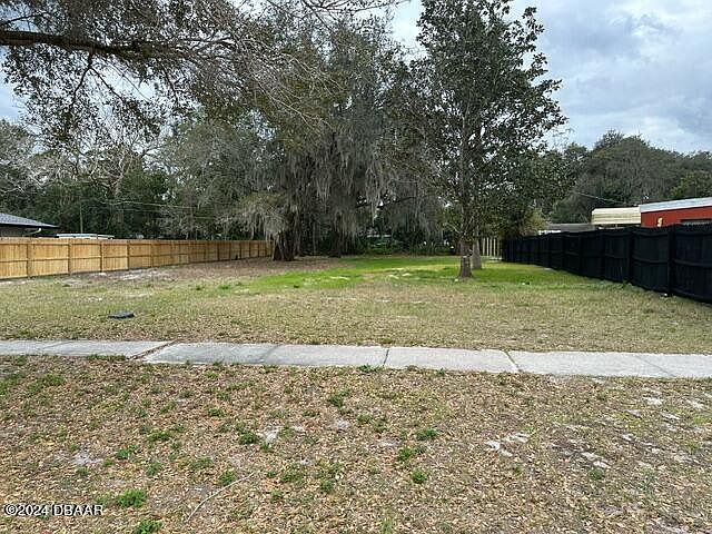 1st image of 210 1st St