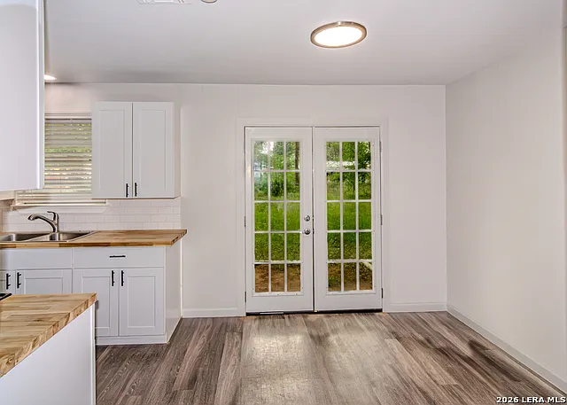 3 bed, 2.0 bath, 1021 sqft, $1,700 — Photo 3