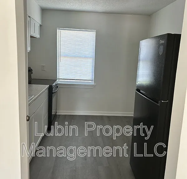 1699 Pendleton St #1 — Photo 9
