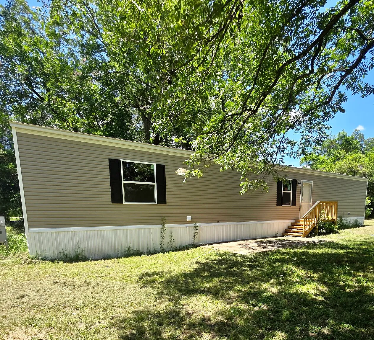 3 bed, 902 sqft, $950 — Photo 2