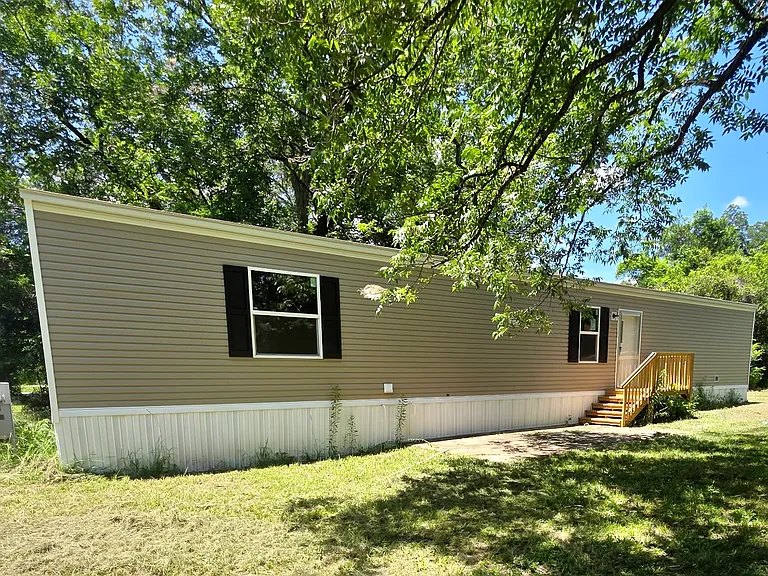 100 Nicholas Dr — Photo 2