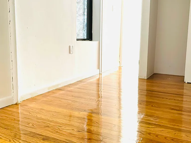 319 E 91st St #10 — Photo 6
