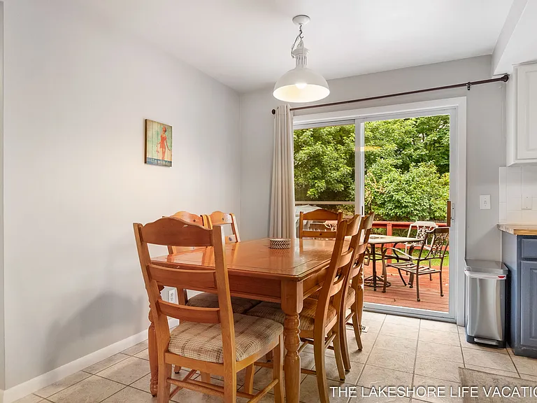 429 S Lakeshore Dr — Photo 17