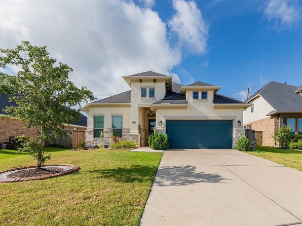 2023 Village Orchard Ln