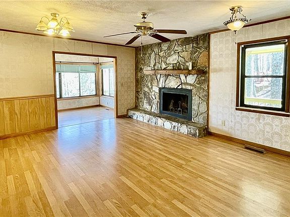 4th image of 596 Ripshin Mountain Rd