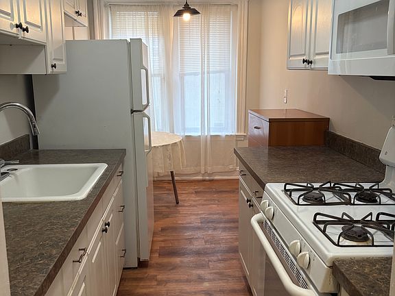 4th image of 28 Quint Ave #19A