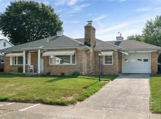 32 N Tippecanoe Dr, Tipp City, OH 45371