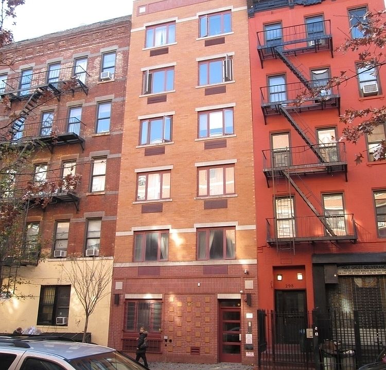 1st image of 300 E 3rd St APT 4