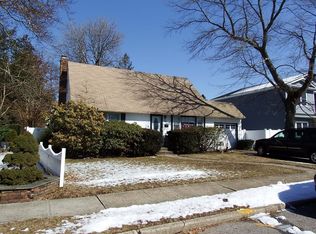 2799 Beatrice Ln Bellmore NY 11710 Zillow