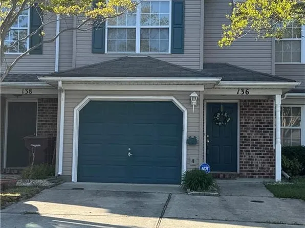 136 Horse Run Dr, Chesapeake, VA 23322