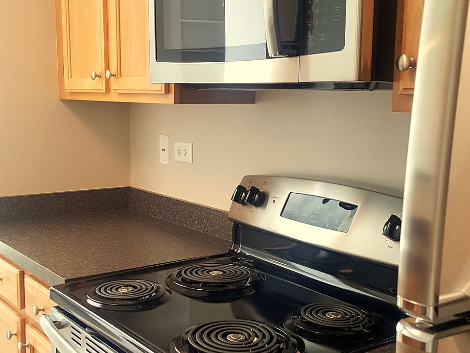 1st image of 300 Whitewater Dr