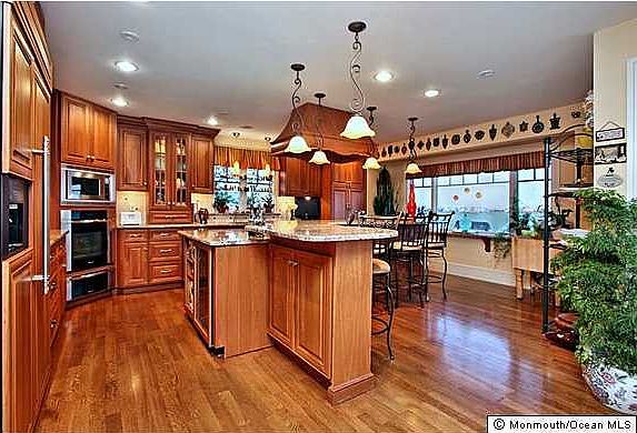 3rd image of 67 Monmouth Parkway