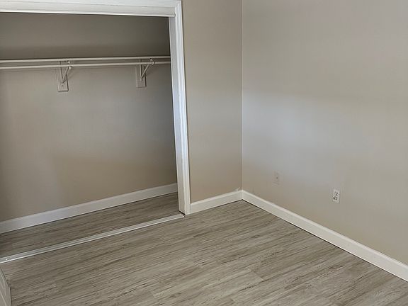 3rd image of 1500 Scarsdale Dr