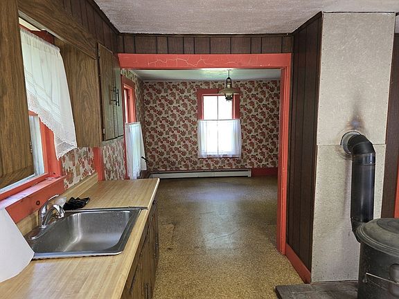 5th image of 10 Highland Rd