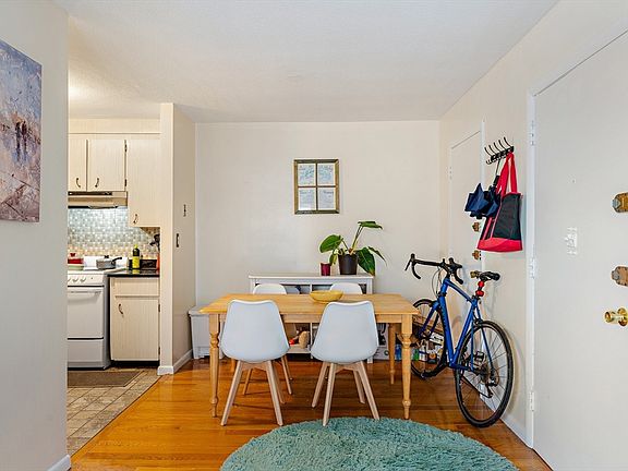 2nd image of 10 Scottfield Rd APT 34
