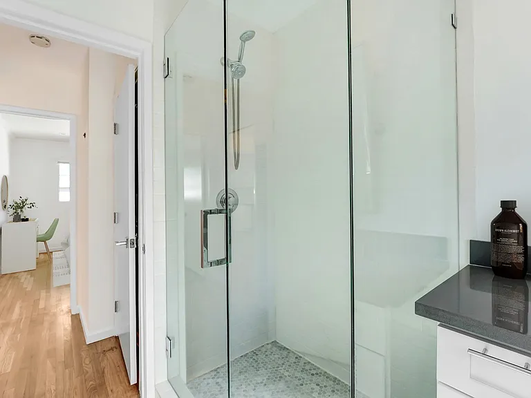 The Biarritz Apartments — Photo 16