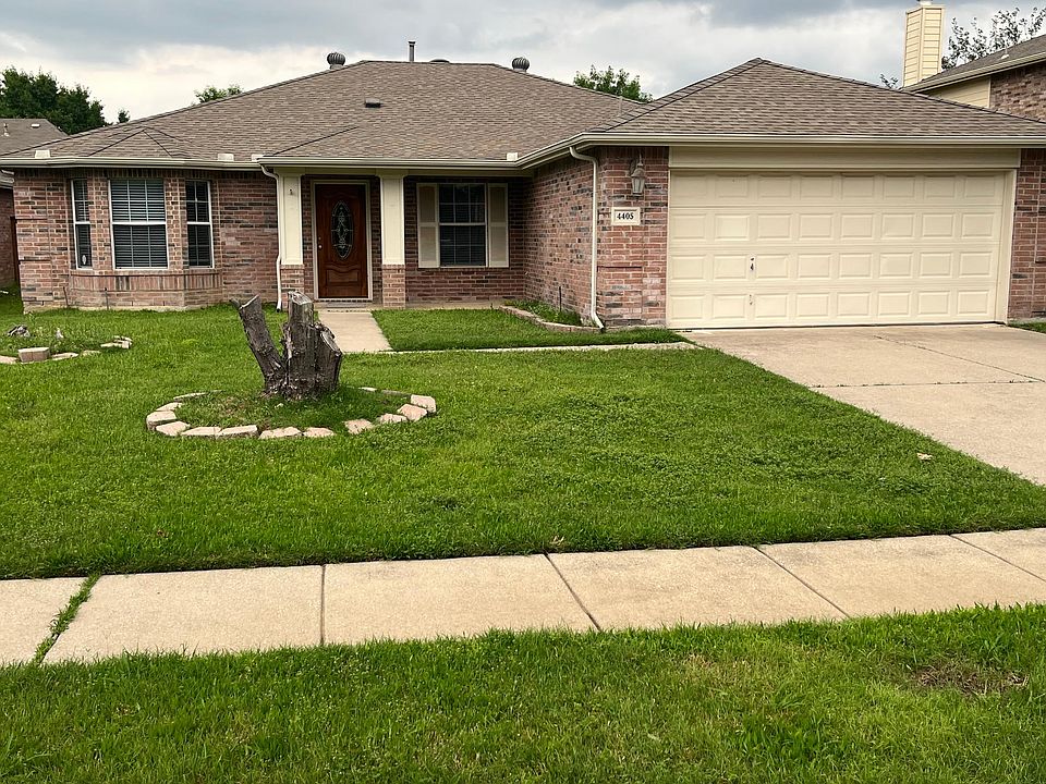 1st image of 4405 Carriage Lane Cir