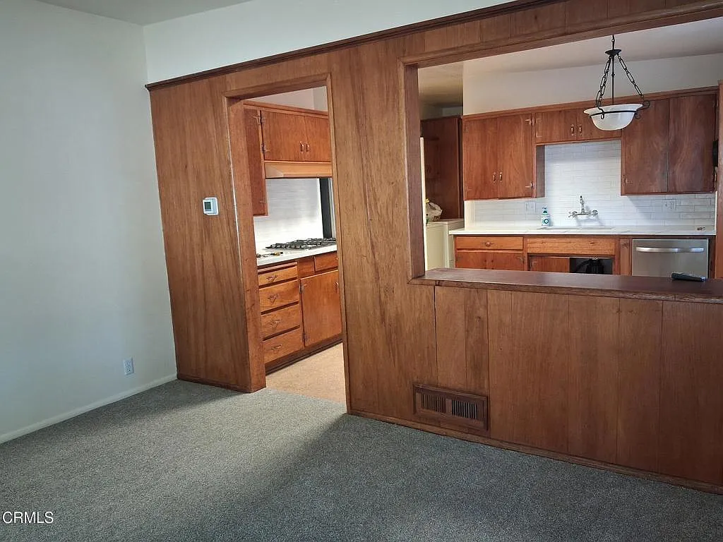 3 bed, 1.5 bath, 1050 sqft, $3,750 — Photo 4